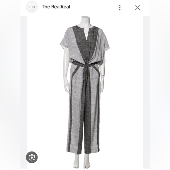 St John black and white silk jumpsuit. Size 4. NWT.